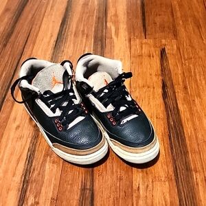 AIR JORDAN 3 leather size 4Y